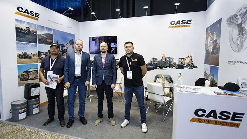 СпецАвто успешно представил технику CASE на выставке KazComak 2025