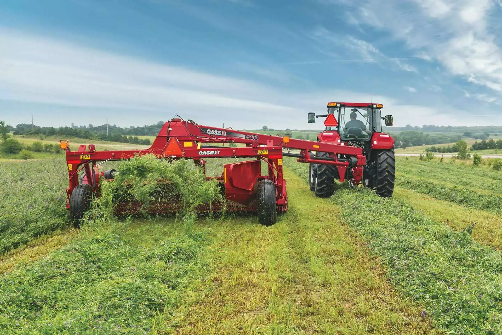 DC133-Disc-Mower-Conditioner_1693_07-13_mr