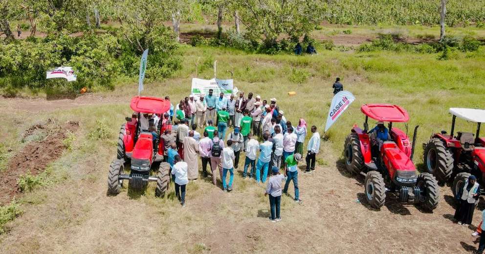 case-ih-distributor-gaalooge-six-years-growth-farmers-field-day-somalia.jpg