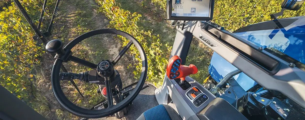 BRAUD 9090X GRAPE HARVESTER - CAB AND COMFORT