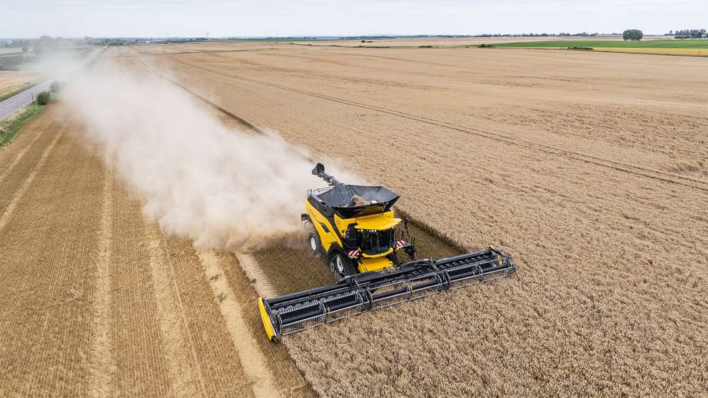 La revolución de la recolección ya está aquí: las primeras New Holland CR11 debutan en los campos de España