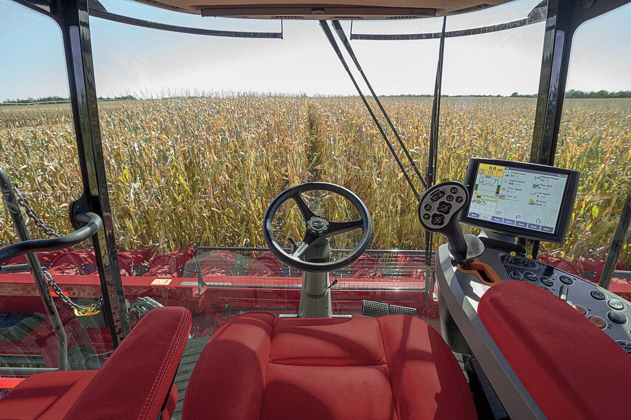 40 Series Combine Cab Operators View_NHC_1088_10-14
