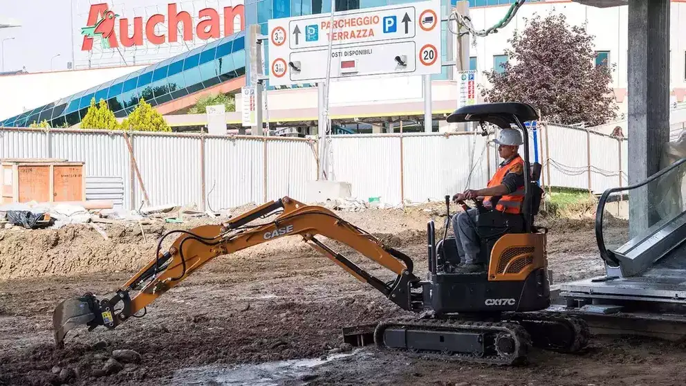 C-Series Mini-Excavators