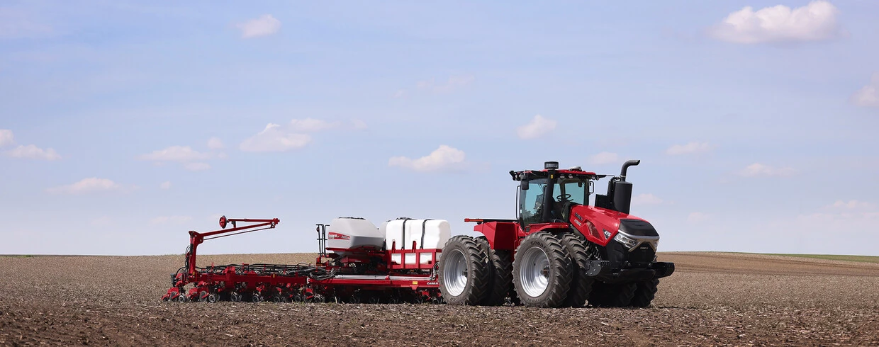 Steiger 475 Rowcrop Early Riser 2150s 16R30 in a field