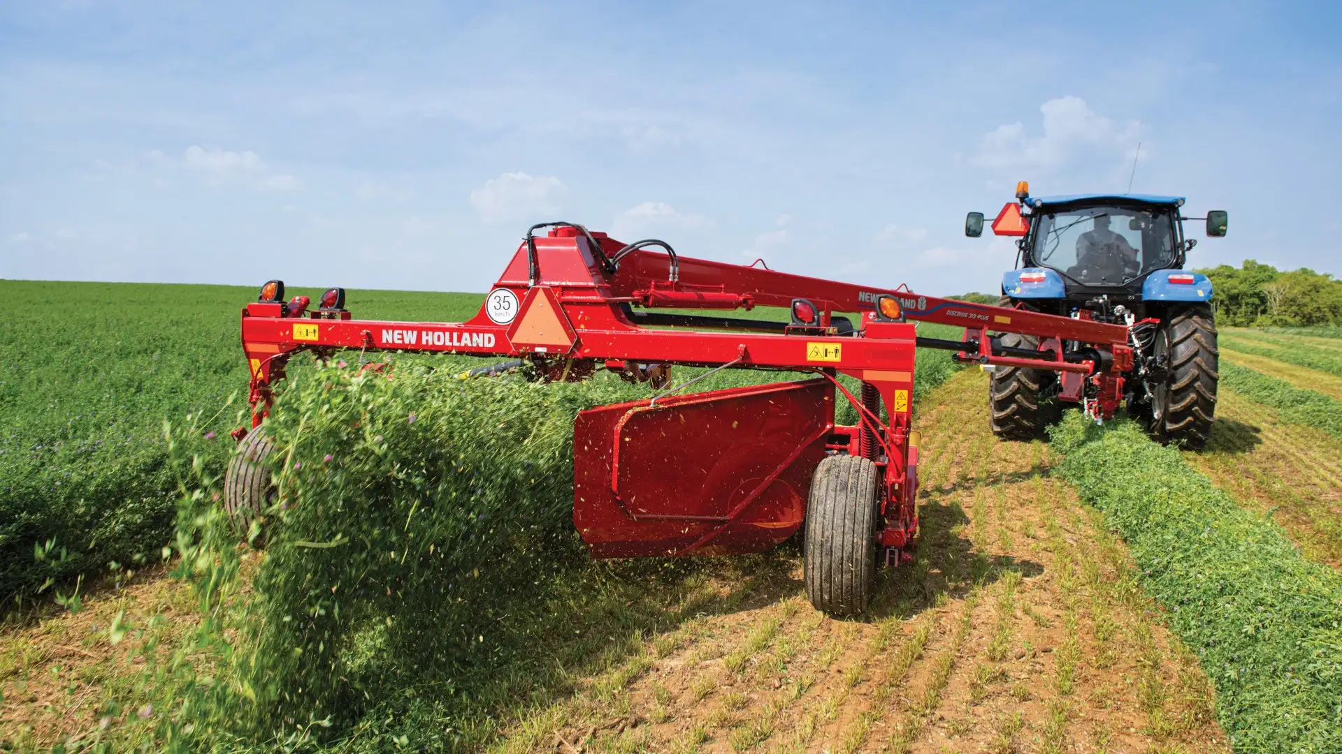 Discbine® PLUS Center-Pivot Disc Mower-Conditioners Media Gallery