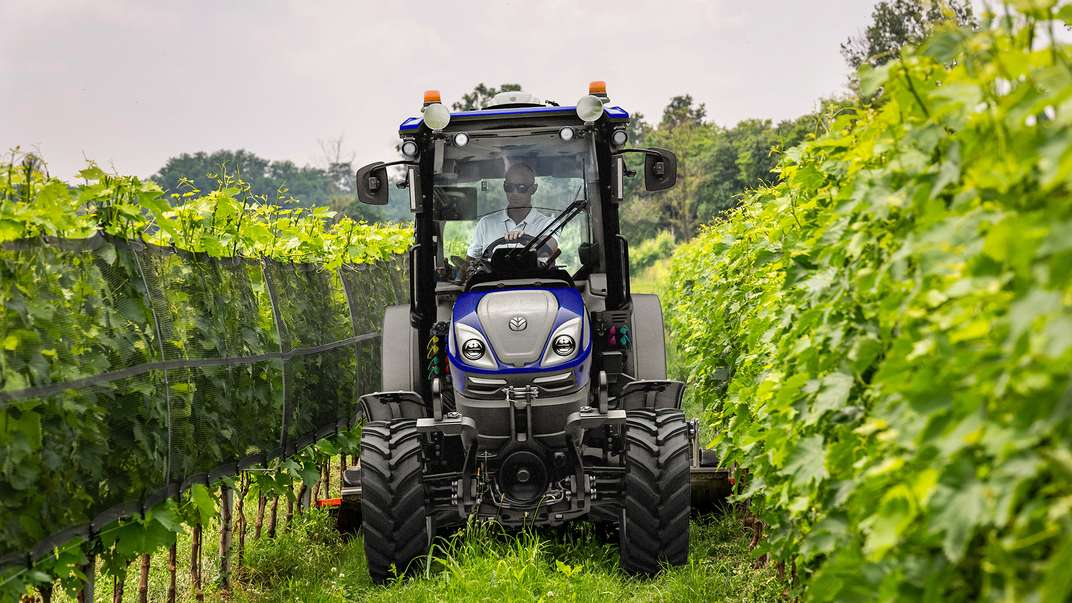 New Holland T4.120F Auto Command: Pick of the Crop in the Premium Specialty Segment