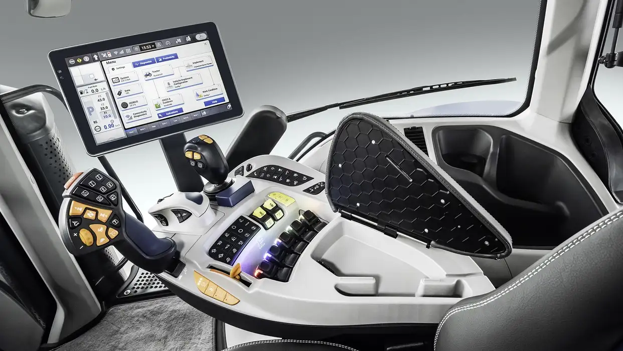 IntelliView Displays - New Holland PLM - Tractor Screen