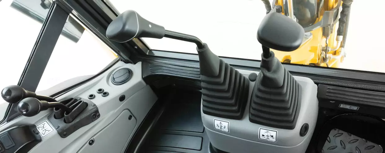 B95D Loader Backhoe | New Holland