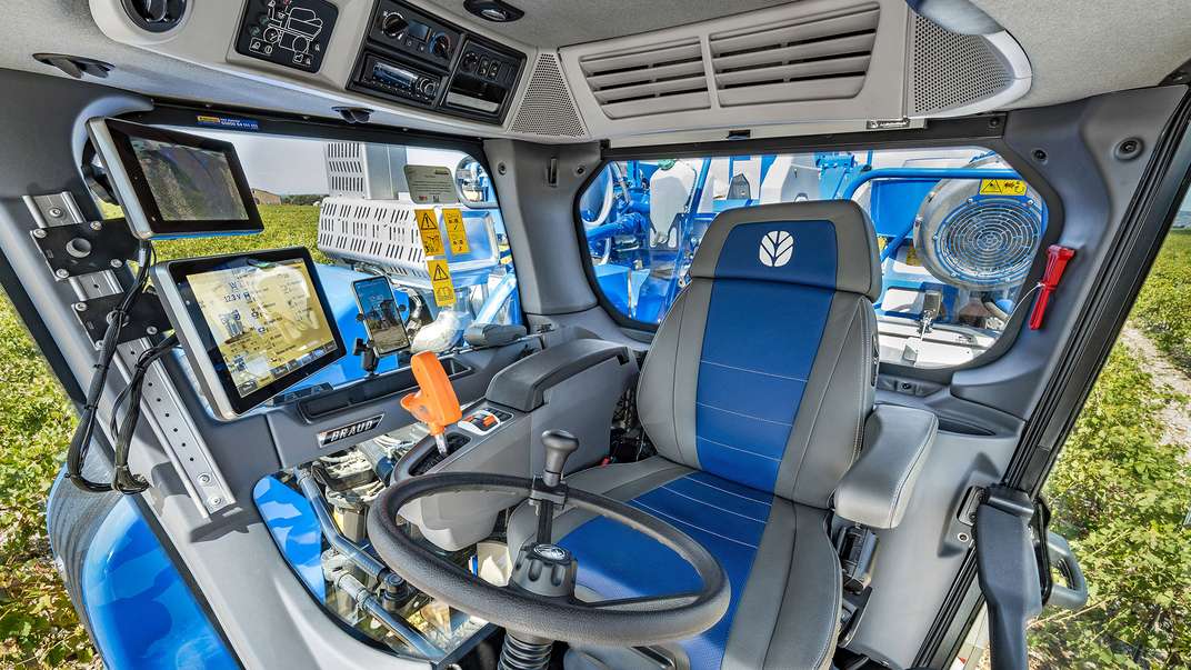 Plus de confort, de capacité, de puissance et de productivité : les nouvelles machines à vendanger compactes BRAUD de New Holland