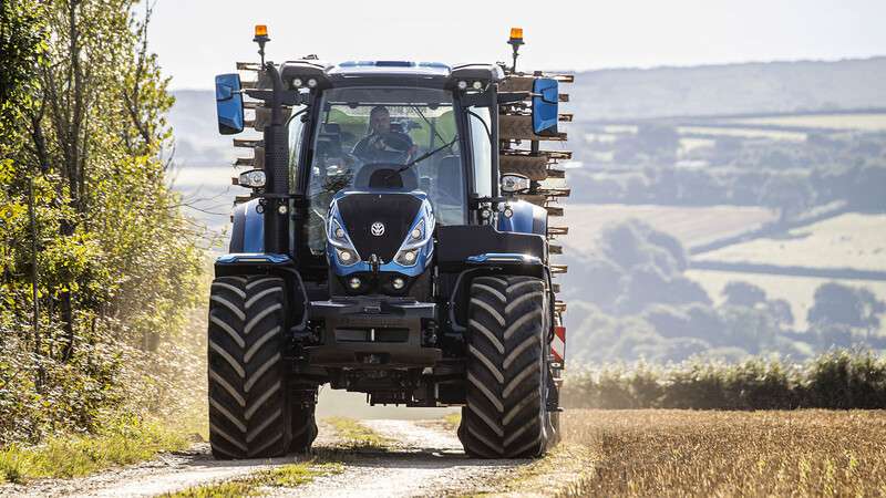 New Holland präsentiert auf der Agritechnica 2023 den Vorserien-Prototyp des T7 Methane Power LNG