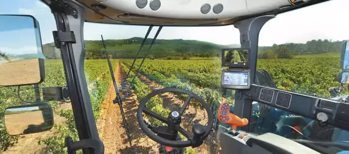 braud-grape-harvesters-cab-01