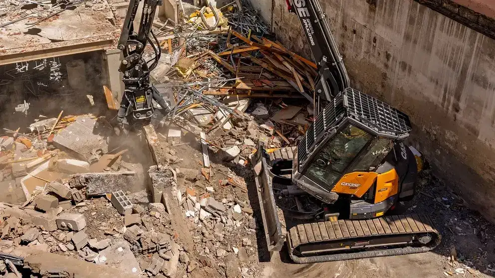 Demolition - CX135E XRD