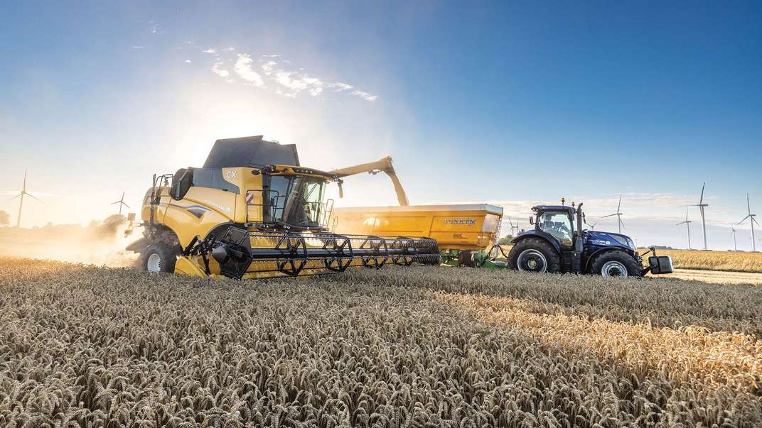 New Holland Intelligence Updates Keep You Better Connected to Your Combine