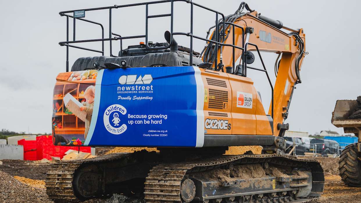  CASE Construction Equipment, Newstreet Groundwork Services and EMH Plant Unite to Champion Regional Children’s Charity Initiative