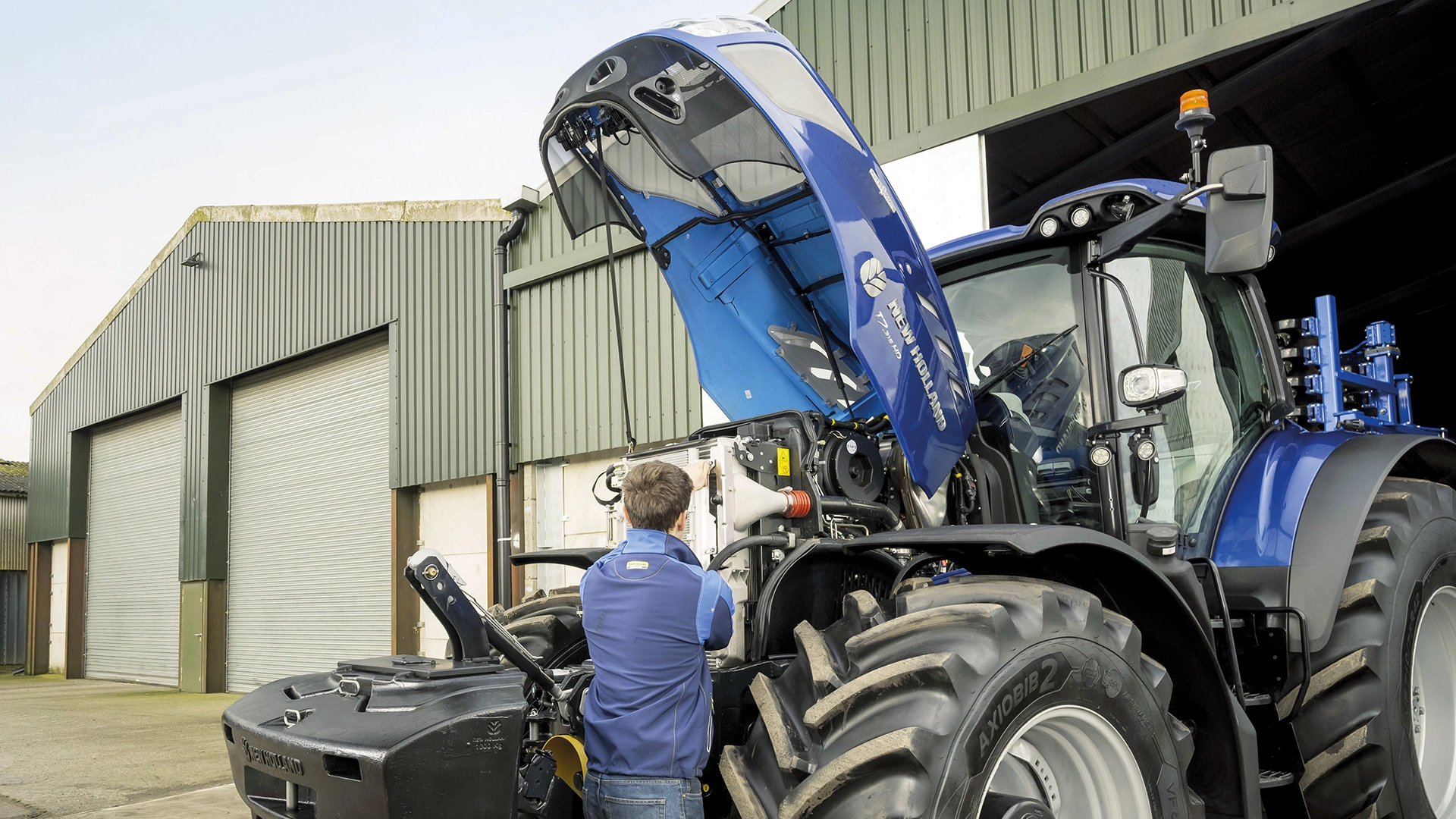 T7 Heavy Duty With PLM Intelligence Tractor