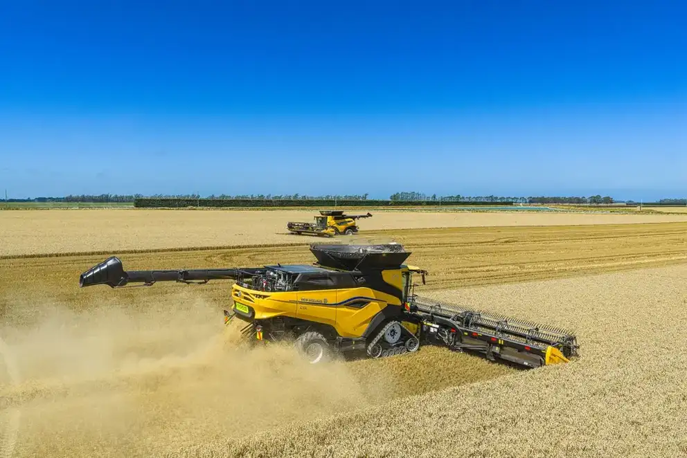 Fairfield Farms upgrades to New Holland CR11 combines after _717822.jpg