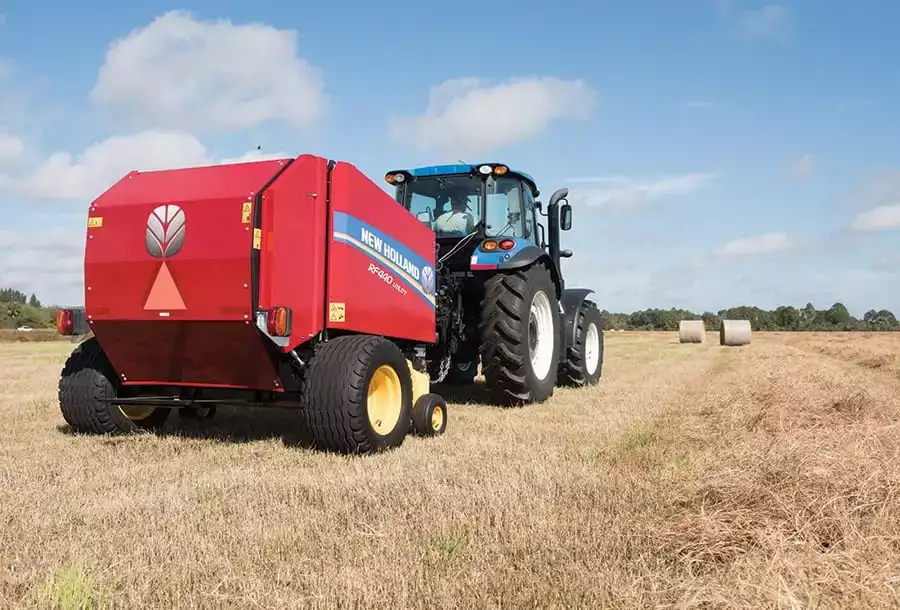 RF Fixed Chamber Round Baler - Media Gallery