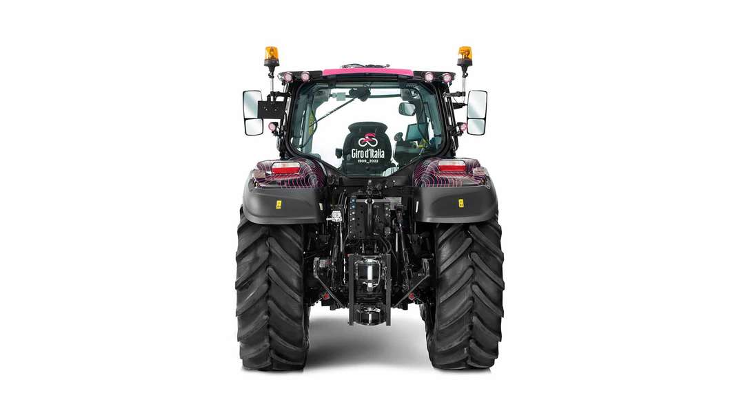 Machinisme, New Holland abandonne le bleu pour le rose