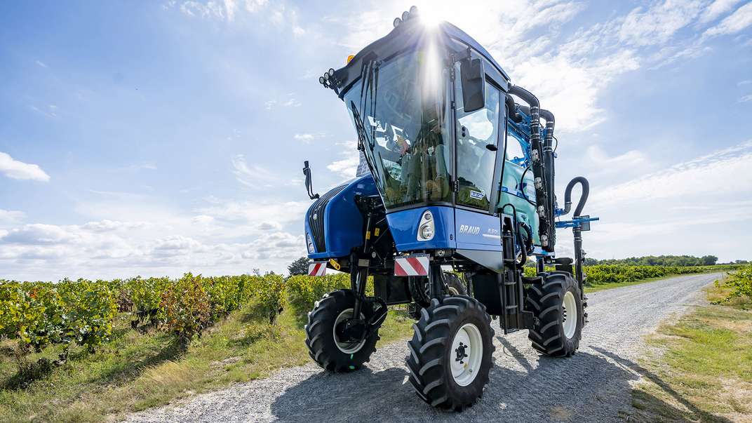 Plus de confort, de capacité, de puissance et de productivité : les nouvelles machines à vendanger compactes BRAUD de New Holland