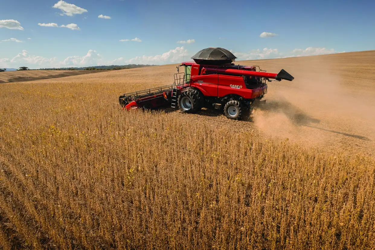 Axial 160 retail  4.jpg