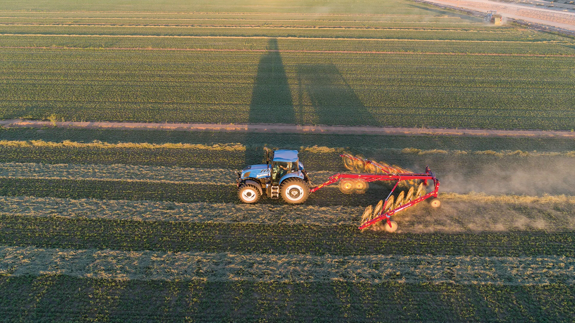 DuraVee™ Trailing Wheel Rakes Media Gallery