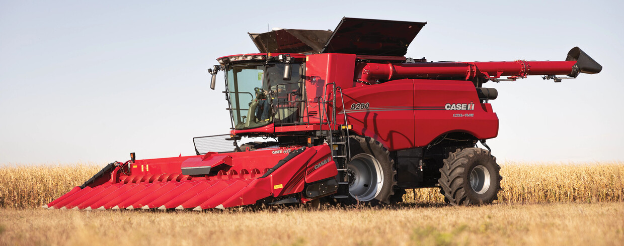Axial-Flow 8260 combine with corn head