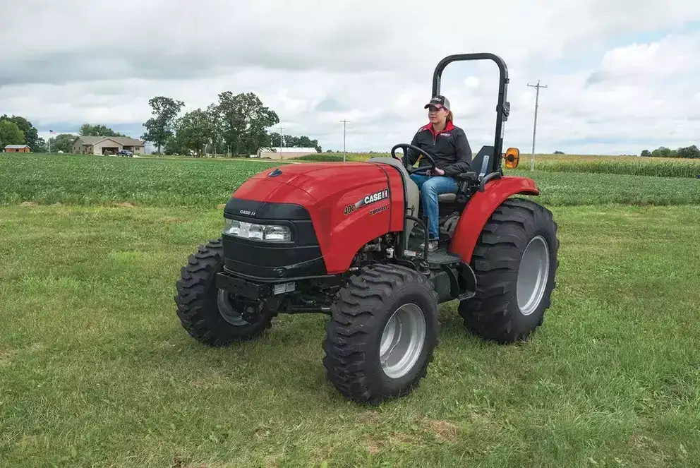 Compact Farmall 40C_1496_08-15