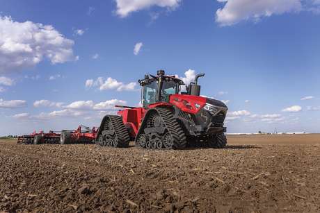 Steiger 525 QT Speed-Tiller in field