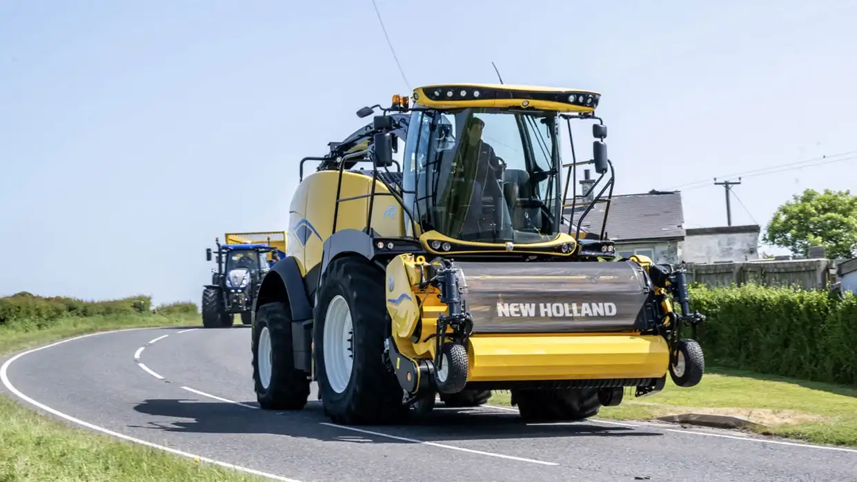 ULTRAFEED™ GRASS PICK-UP - Effectively tracking the ground