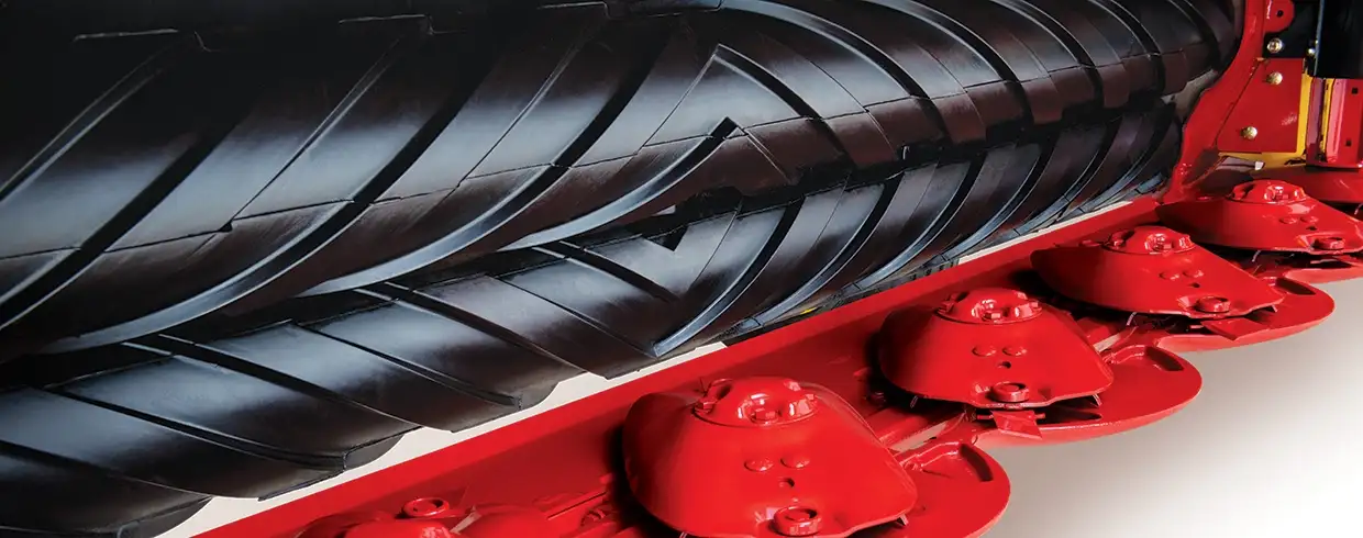 Discbine® PLUS Center-Pivot Disc Mower-Conditioners - MOWMAX™ II PLUS DISC CUTTERBAR