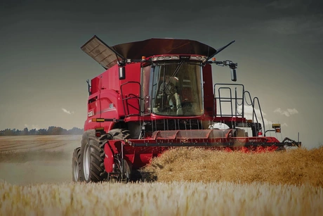 Axial-Flow 9260 Close up in field