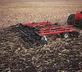 Case_IH_TandemDiskHarrows_EarthMetalBlades_01