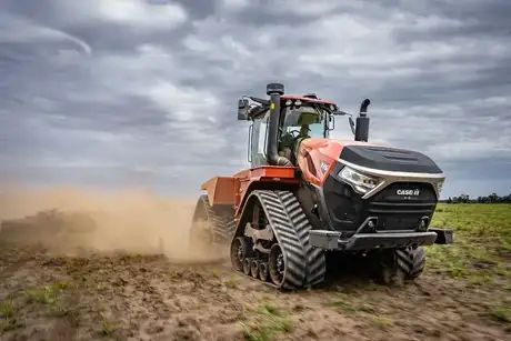 Case IH Steiger 715 Quadtrac configuration in the field