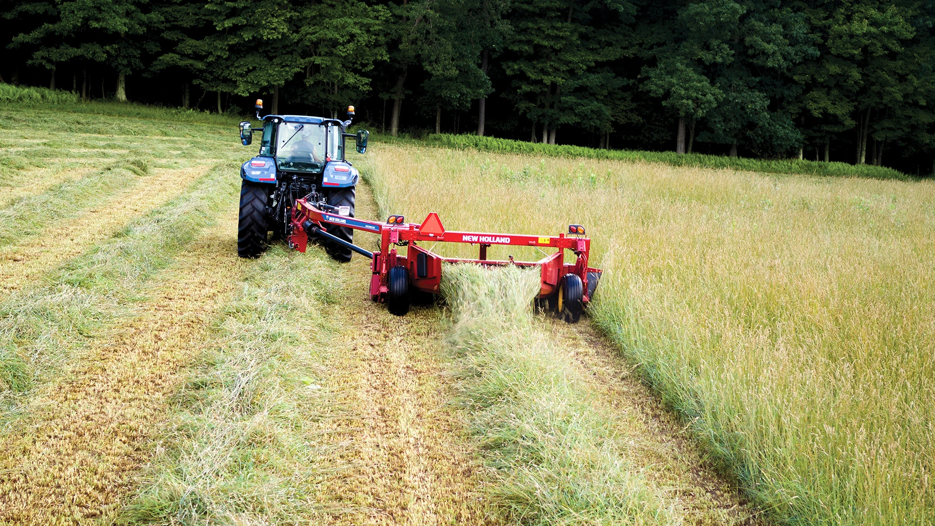 DISCBINE® SIDE-PULL DISC MOWER-CONDITIONERS