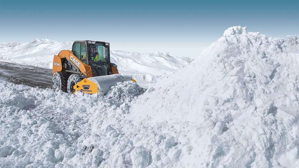 CASE-SV340-Skid-Steer-With-Arctic-Sectional-Snow-Pusher