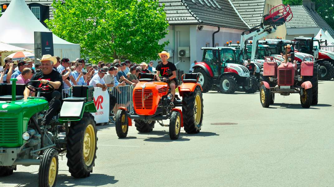 STEYR_Open_Days_Oldtimer_Live_Demonstration.jpg