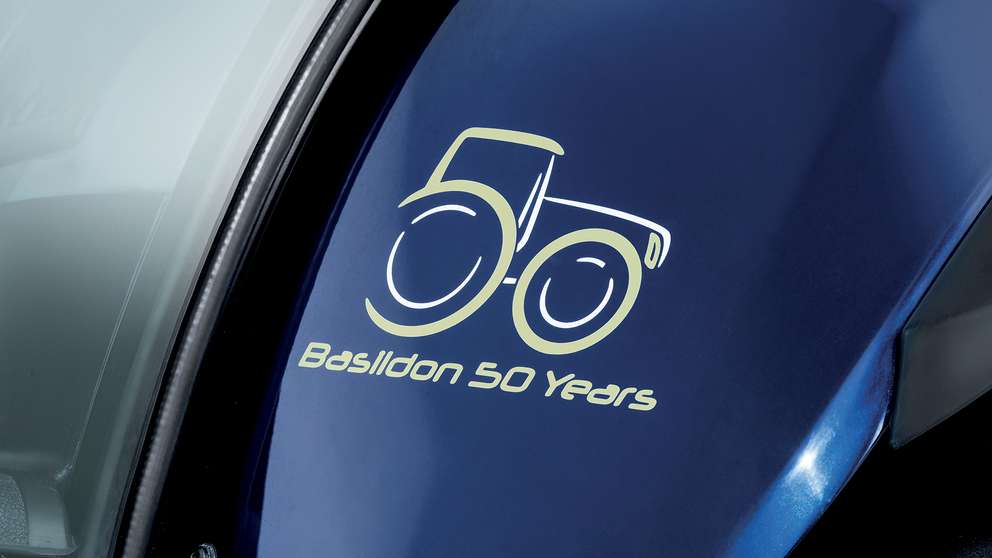 Éditions limitées - T6 & T7 Basildon Golden Jubilee (édition du tracteur de l'usine de Basildon pour les 50 ans)