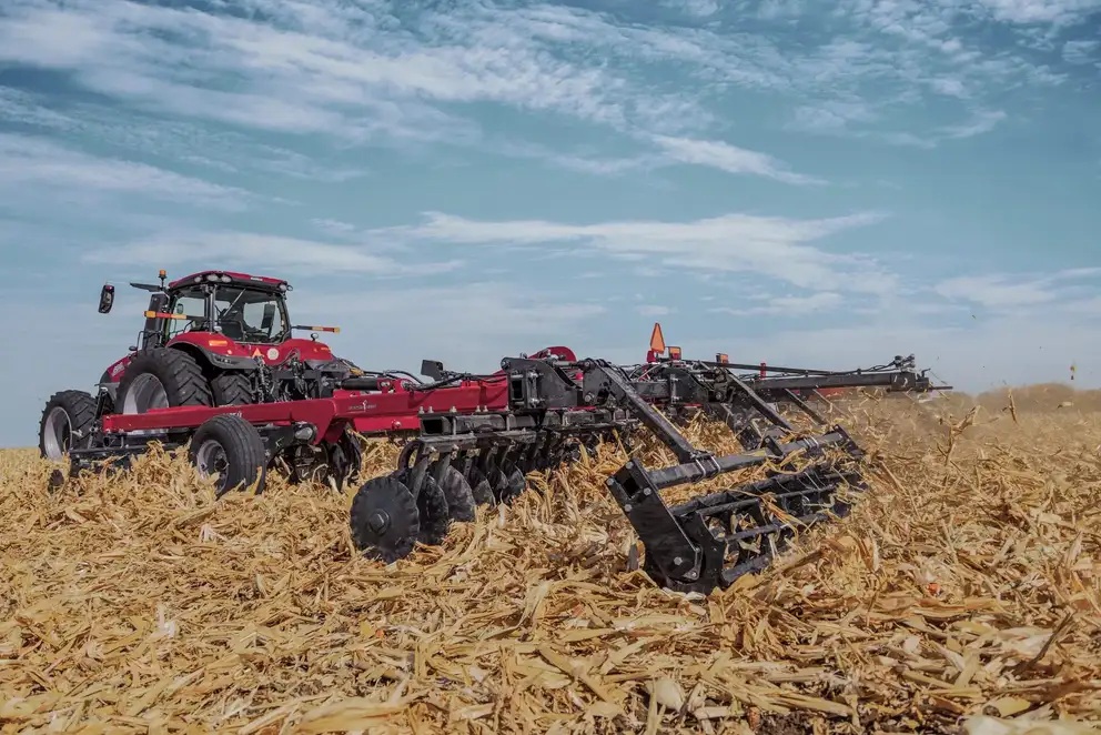 VT Flex Vertical Tillage tool with Magnum 400