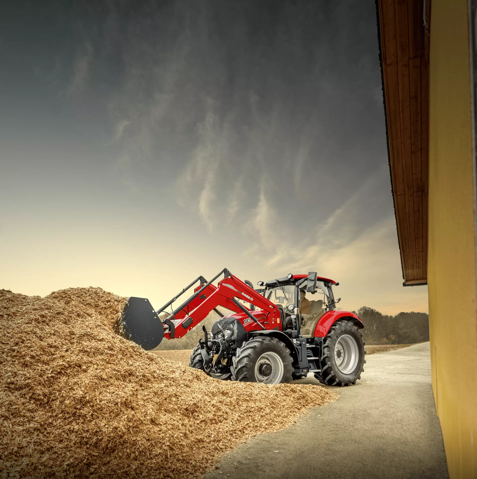 L Front Loaders | Tractors | Products | Case IH