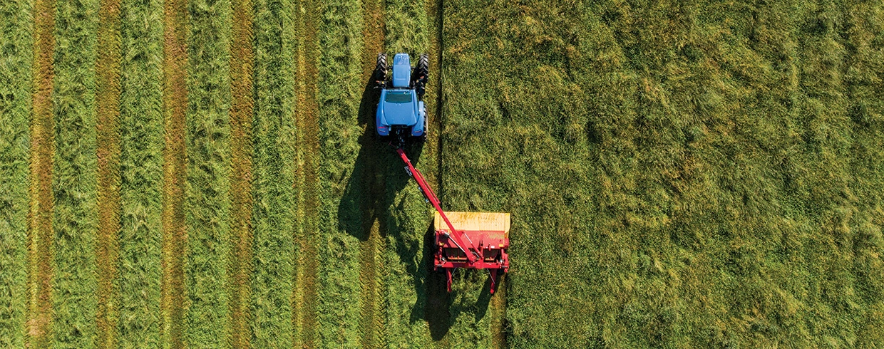 Discbine® PLUS Center-Pivot Disc Mower-Conditioners - WINDROW ＆ SWATH CONTROL