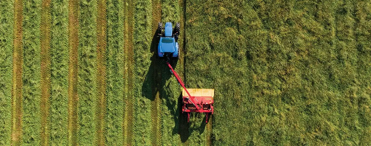 Discbine® PLUS Center-Pivot Disc Mower-Conditioners - WINDROW ＆ SWATH CONTROL