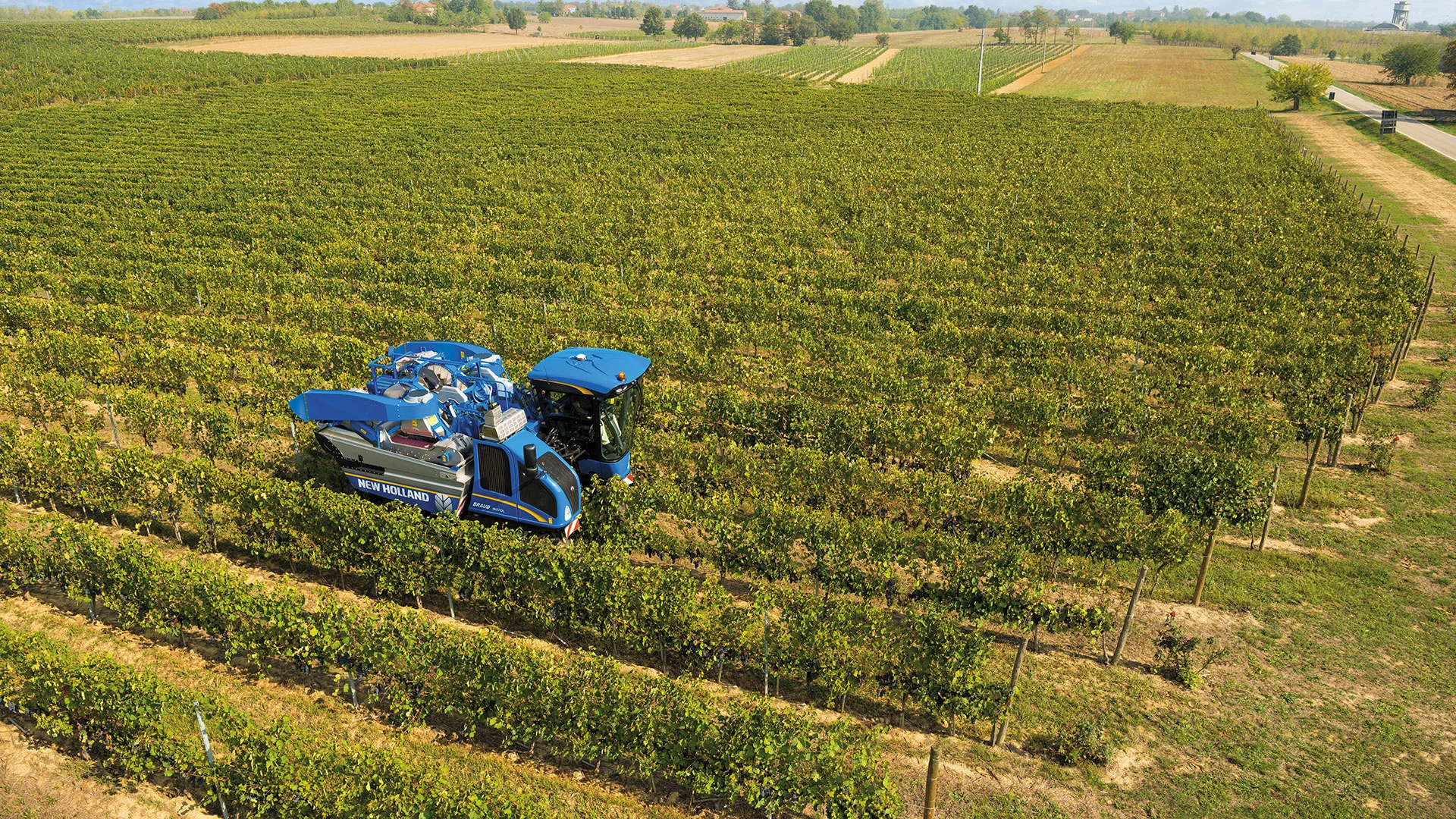 BRAUD HIGH AND EXTRA HIGH CAPACITY GRAPE HARVESTERS