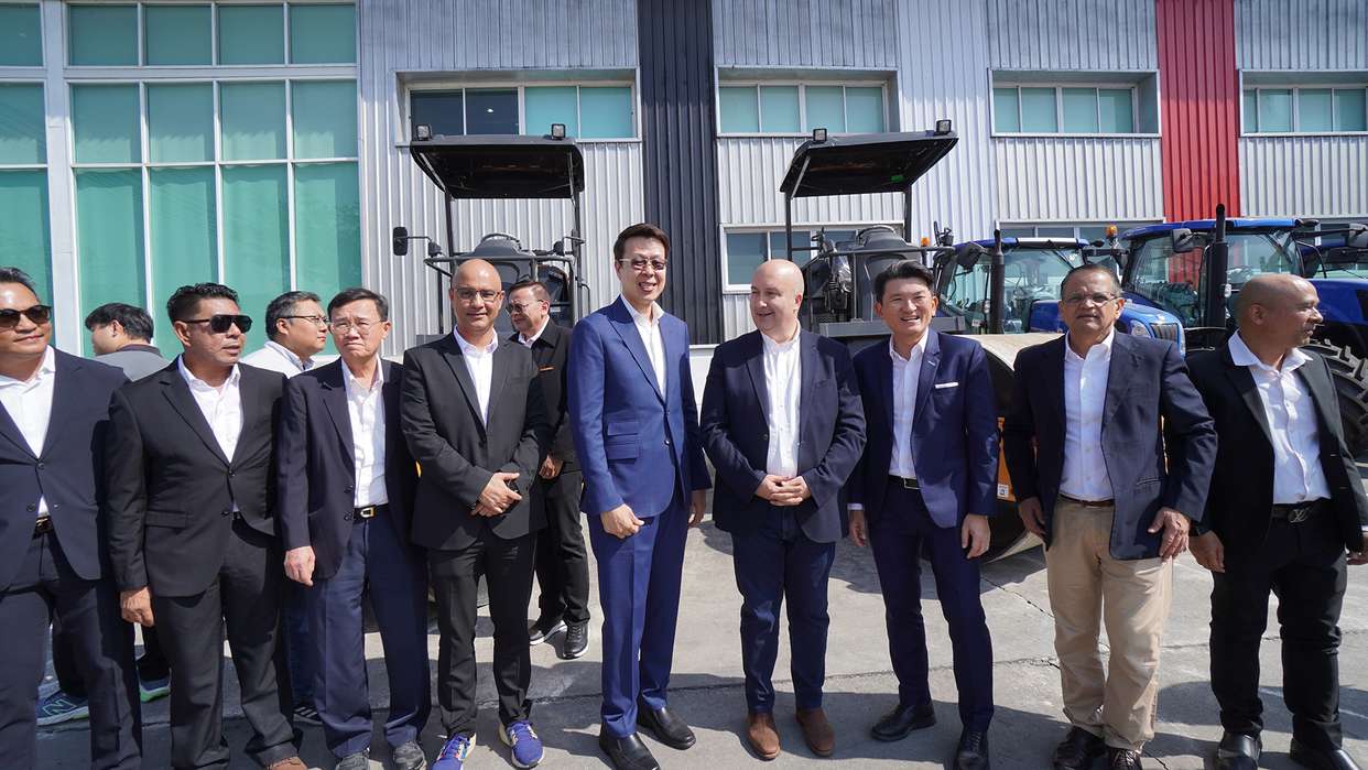 CASE Construction Equipment proudly welcomes Leadway Heavy Machinery as its new authorized dealer in Thailand