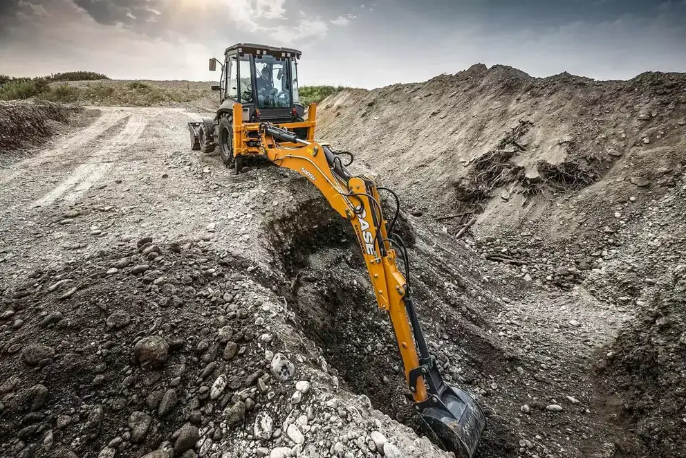 CASE 580SV Construction King™ Side Shift Backhoe Loader | CASE Construction Equipment