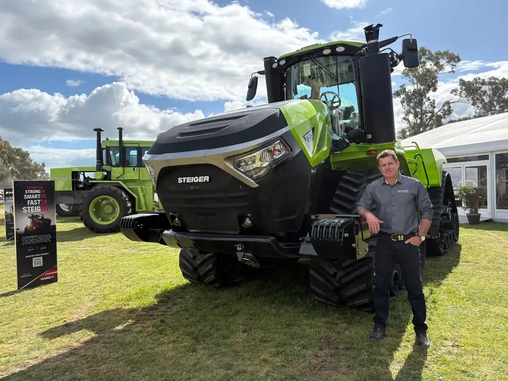 Justin Bryant with the Steiger 785 at Henty Machinery Field _703564.jpg