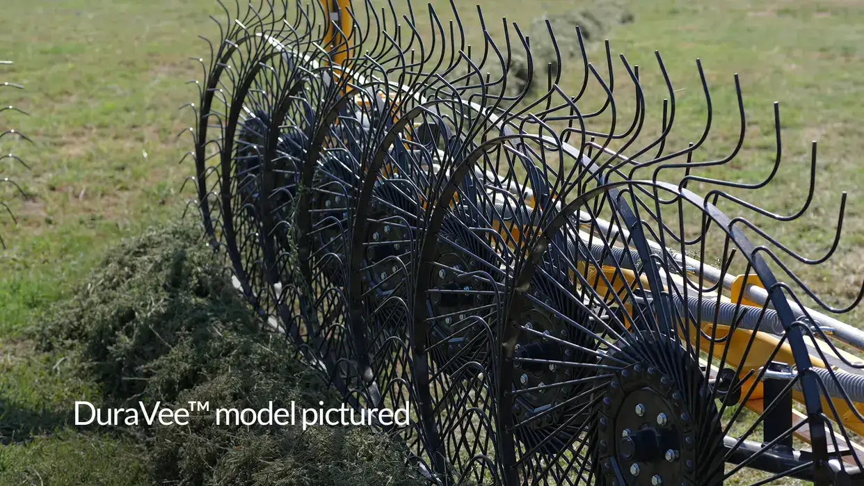 New Holland DuraVee and DuraVee Plus trailing rake working in field