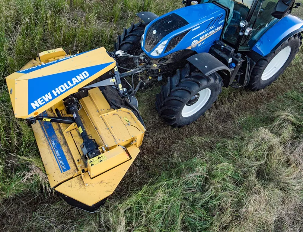 Precision Cutting with Front Mounted Mowers New Holland UK