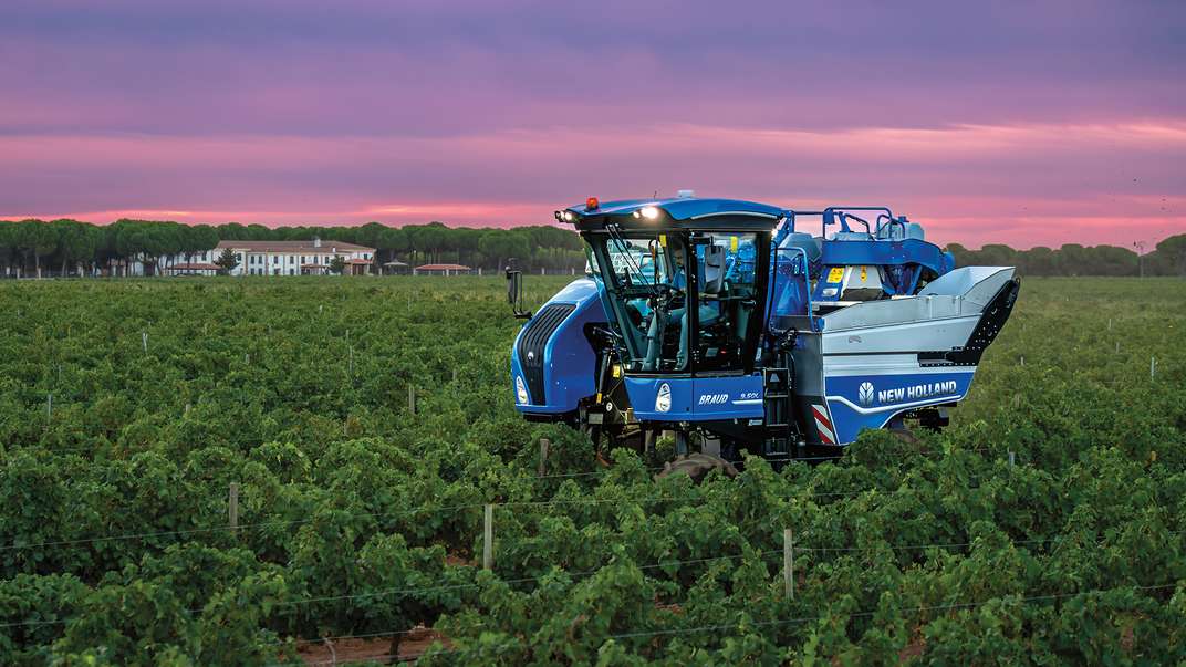 New Holland célèbre les 50 ans d'innovation Braud avec de nouvelles solutions performantes pour les vignobles au salon SITEVI 2025