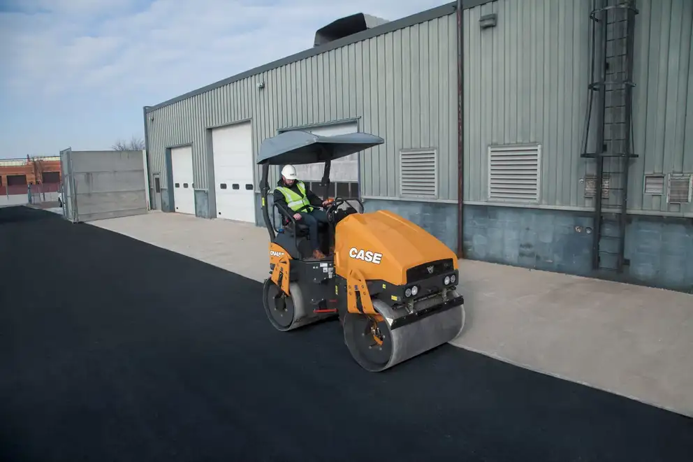 CASE DV45E Vibratory Roller | CASE Construction Equipment