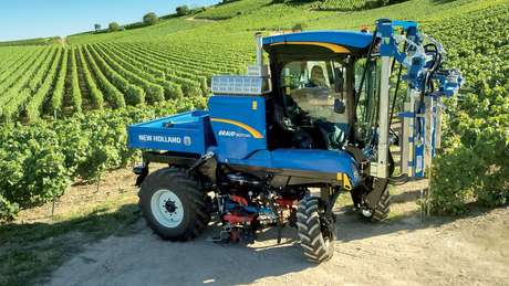 All-inclusive Multipurpose implement solutions for grape harvesters and straddle tractors